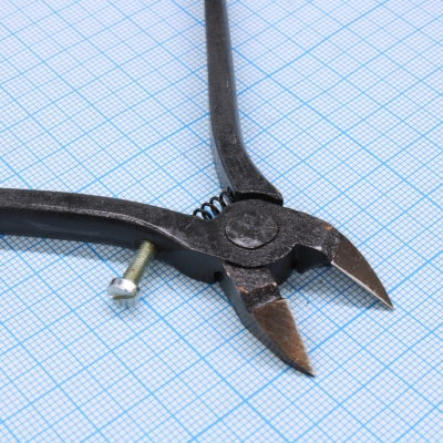 ИН-0009 кусачки боковые косые, победитовые, пружина, упор