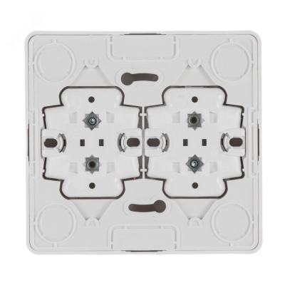Розетка 4-м ОП Этюд 16А IP20 250В без заземл. без защ. шторок бел. SE PA16-205B